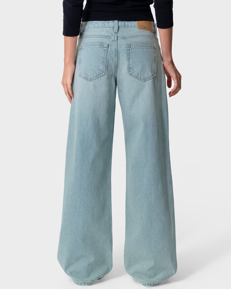 Low-Rise Baggy Jeans in Light Blue Wash